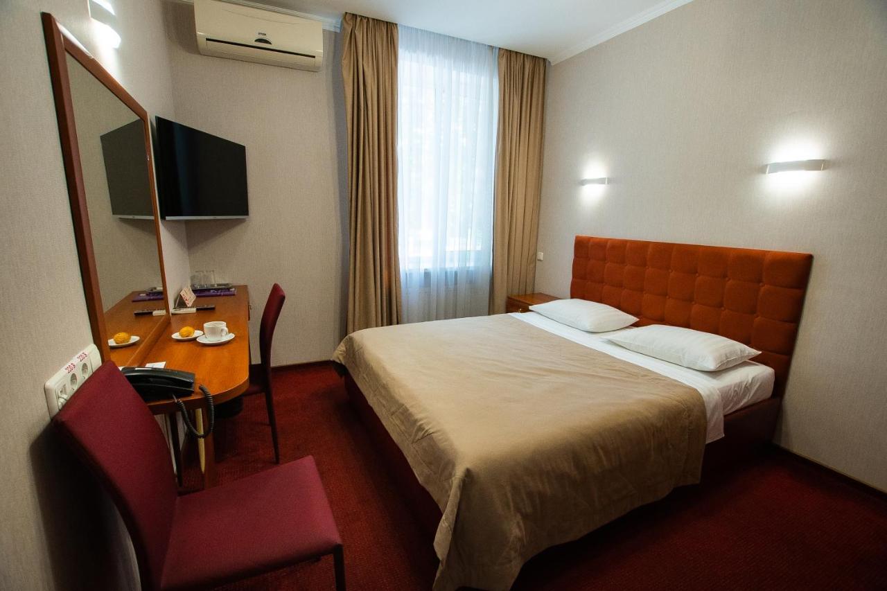Grand Christer Hotel Kiev Ngoại thất bức ảnh
