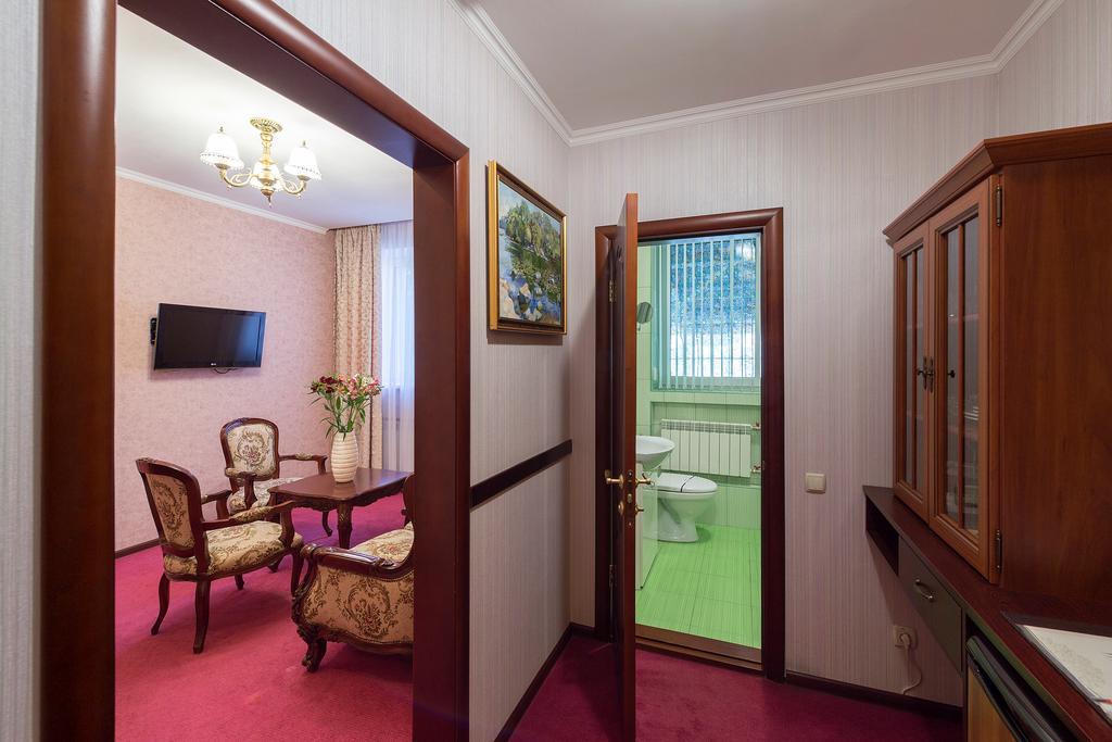 Grand Christer Hotel Kiev Ngoại thất bức ảnh